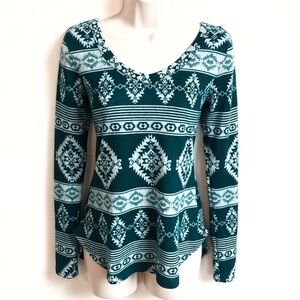 🆕 soft & cozy aztec striped long sleeve v neck